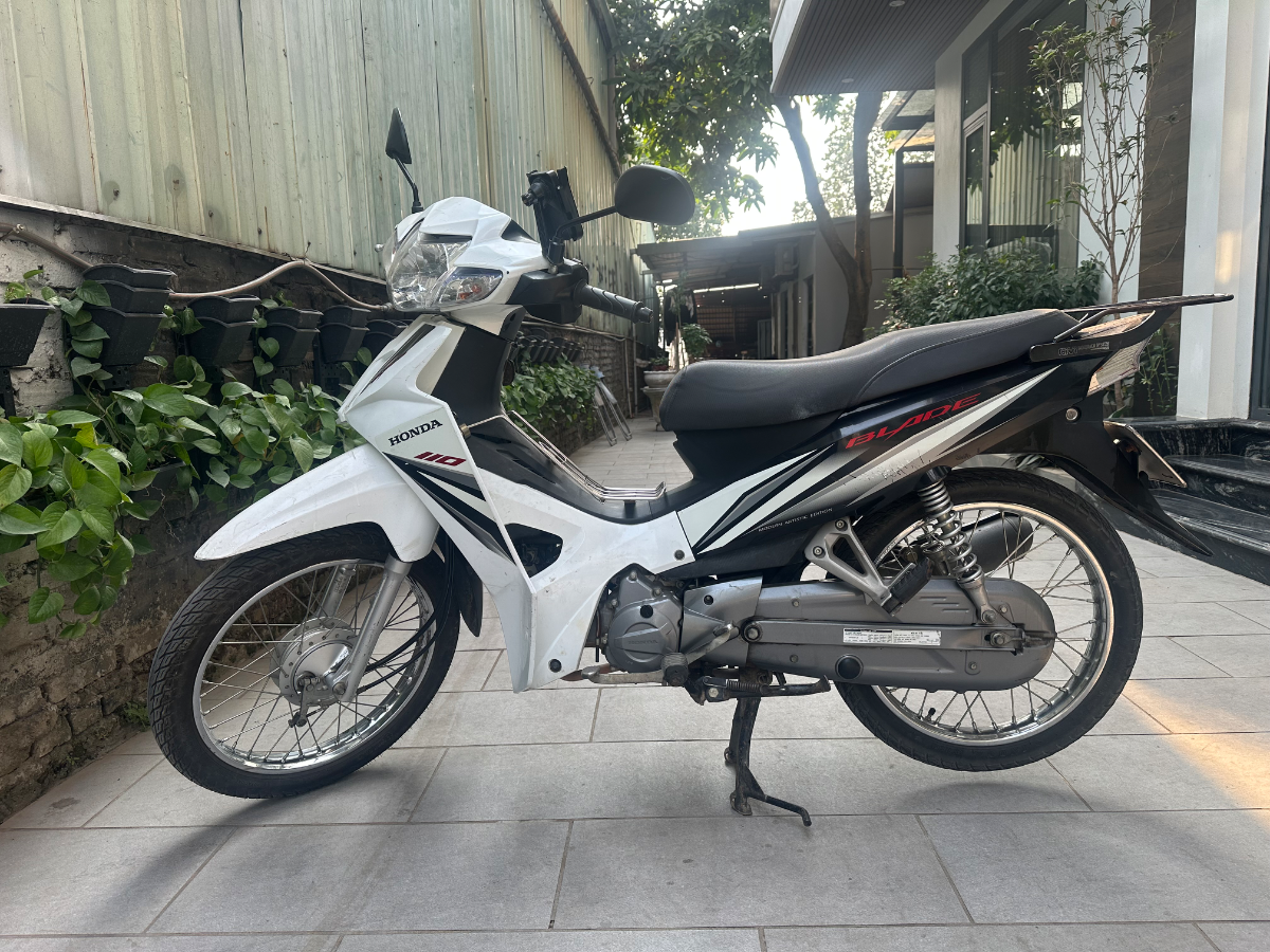 Honda  Wave blade  1