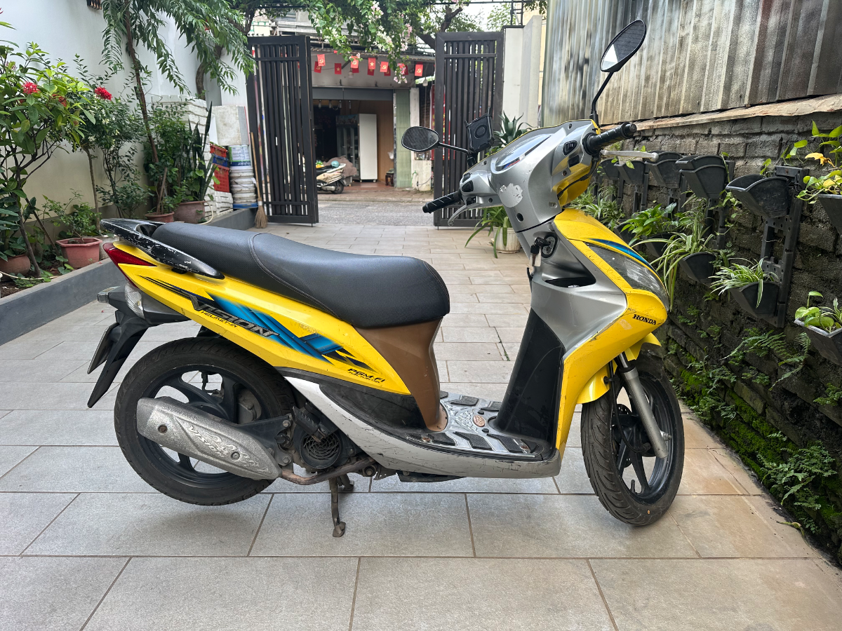 Honda Vision  1