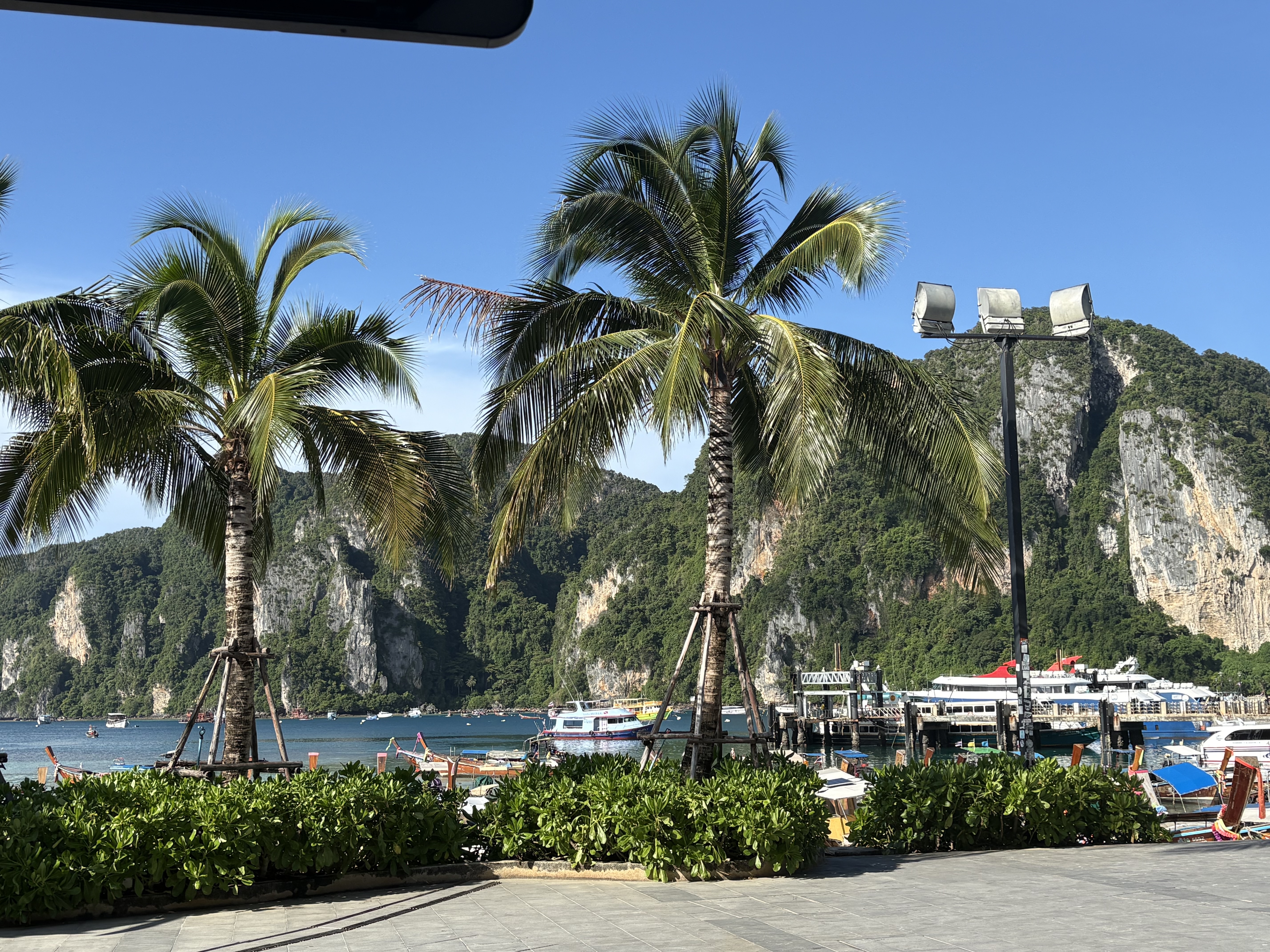 Café 8.98 Phi Phi Island