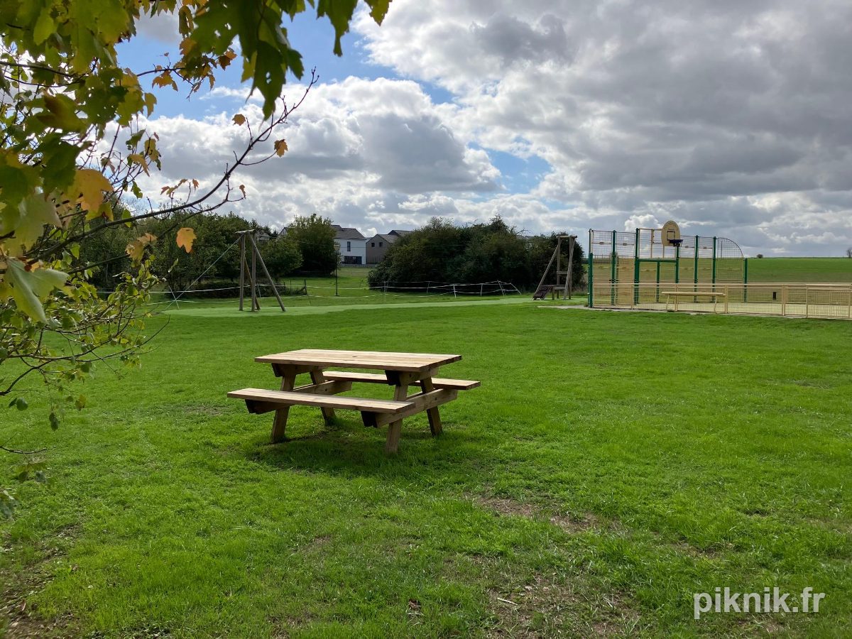 Aire de pique-nique - salle Saint-Joseph