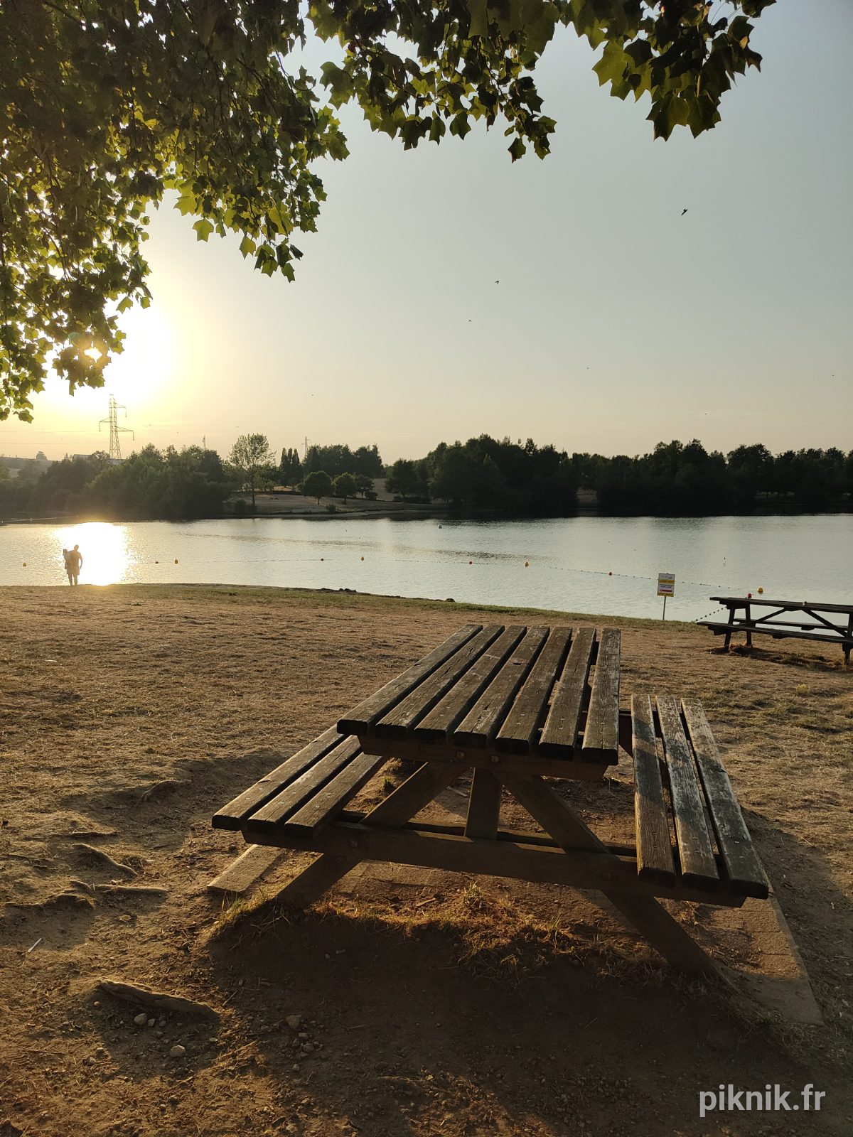 Aire de pique-nique Lac du val de Lenne