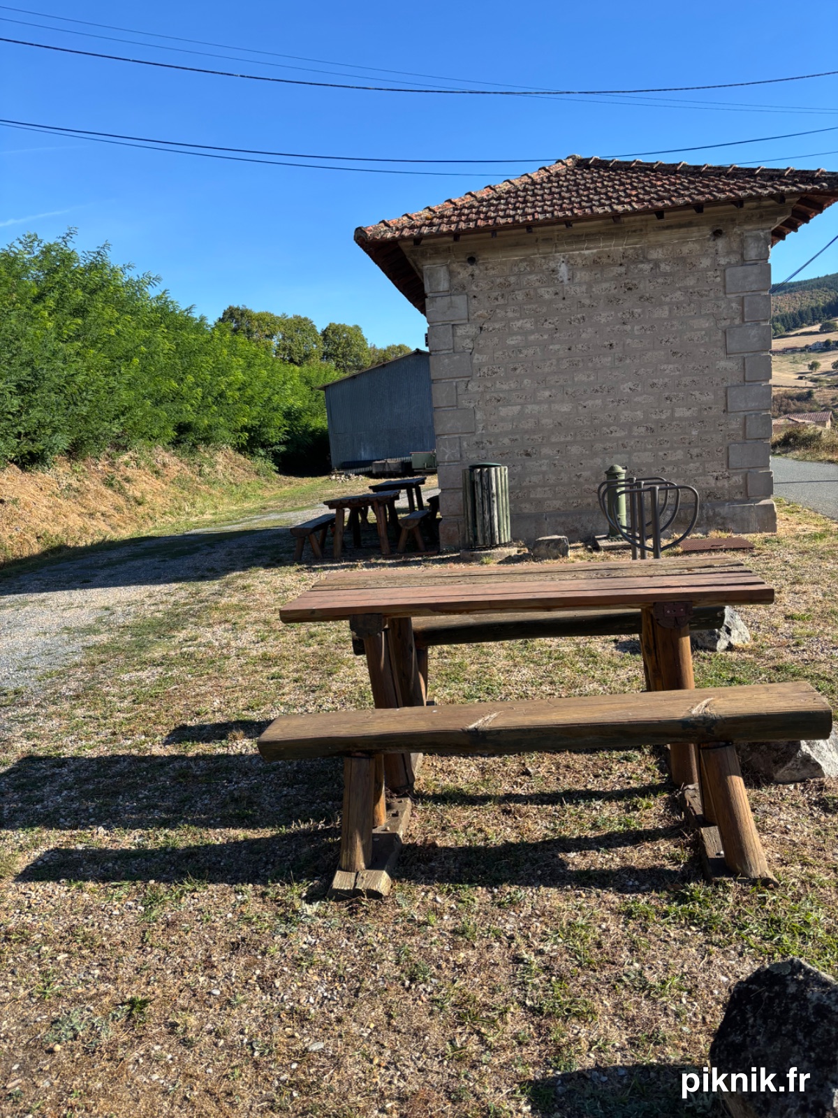 Aire de pique-nique Les Ardillats l’ancienne gare