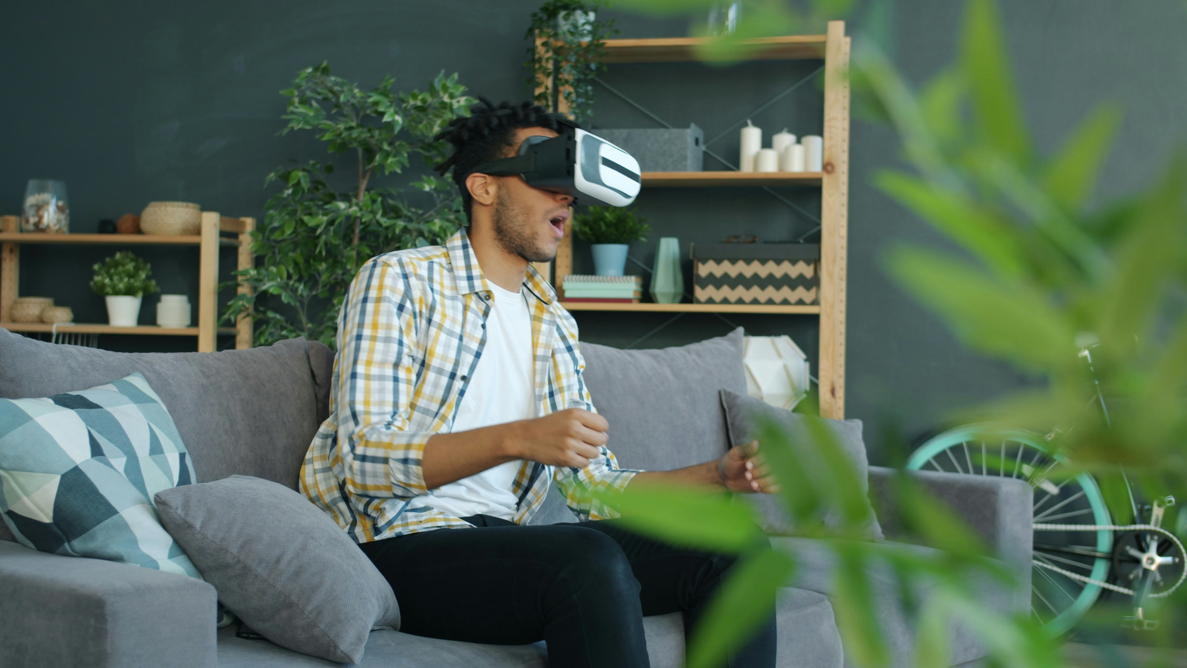 How PropTech (VR/AR) Is Changing Home Buying in Pune — A Pinecliff Realty Perspective