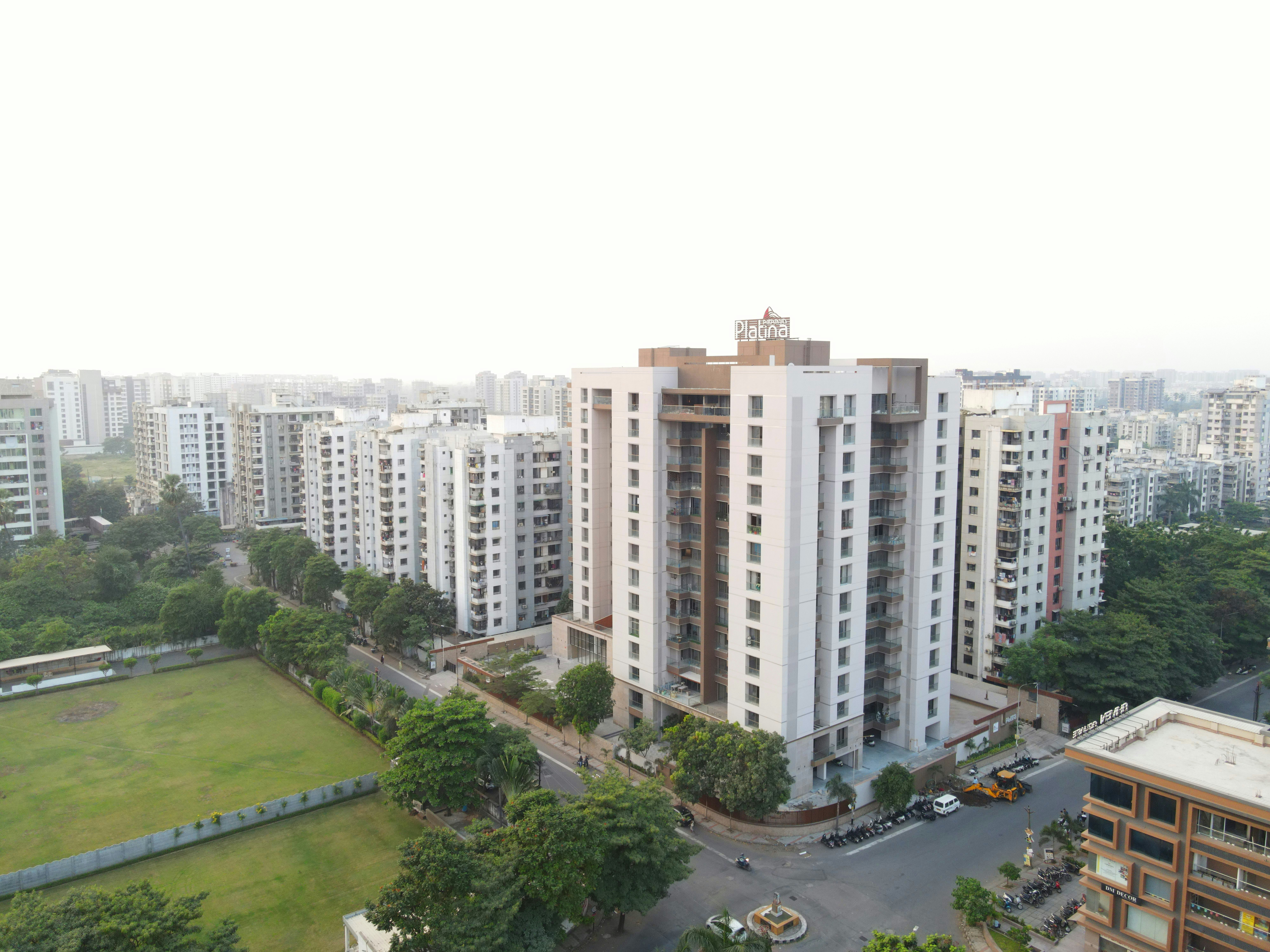 How Real Estate Mandate Services Improve Project Sales — A Pinecliff Realty Perspective