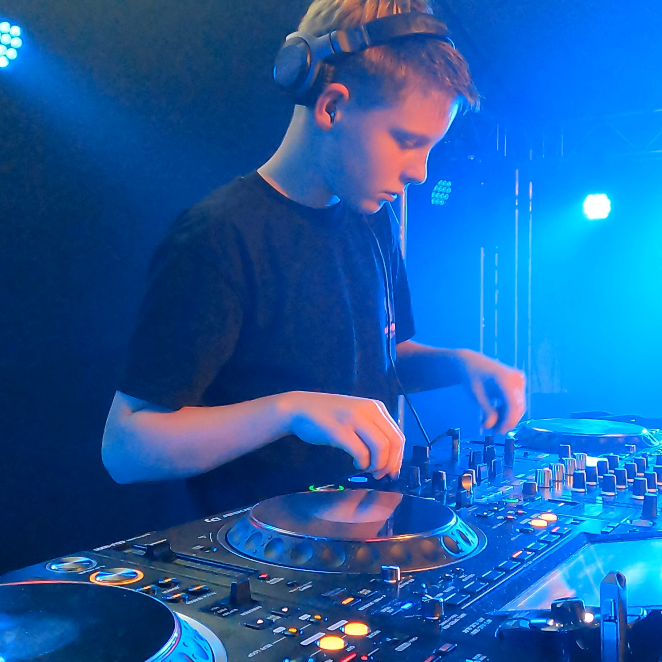 DJ IVORX