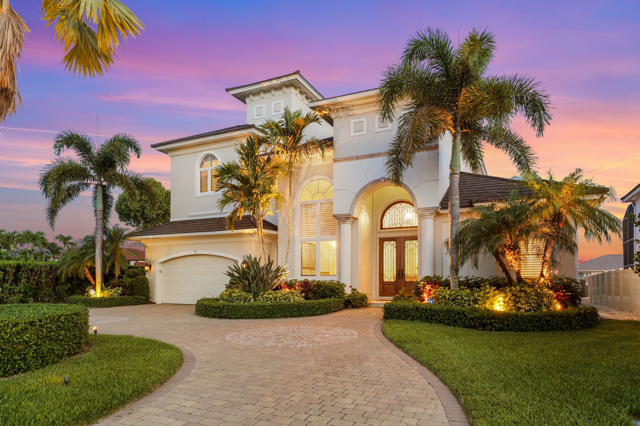 Luxury Waterfront Property in Naples, FL