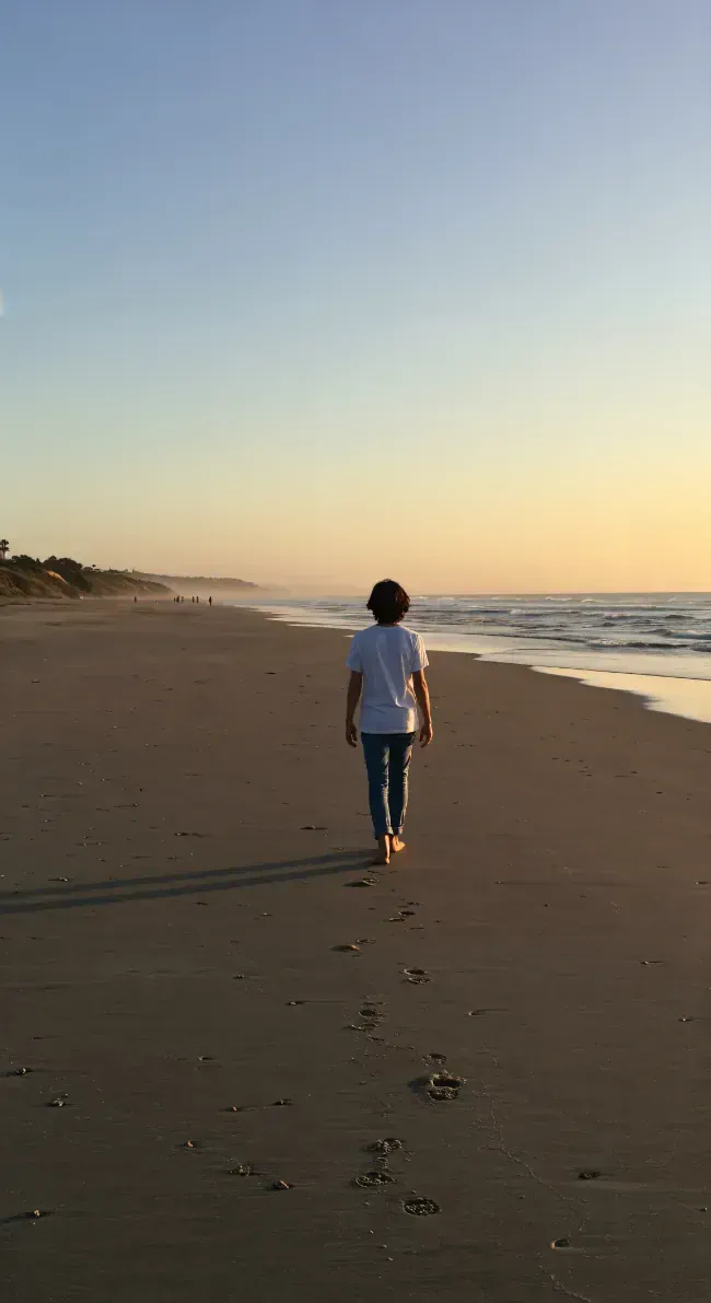 Beach Stroll Distant Horizon 2