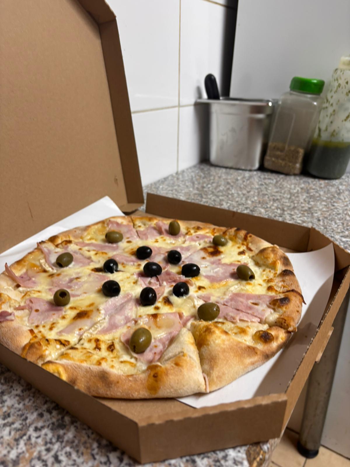 Pizza s kozím sýrem