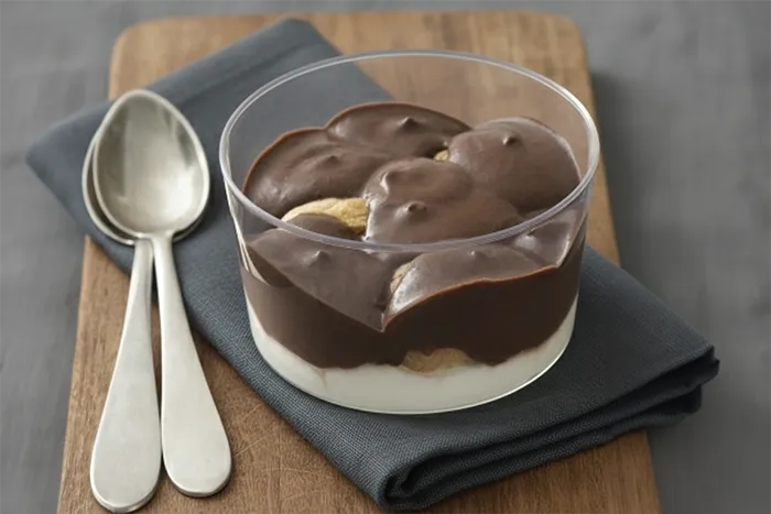 Coppa Profiterol – Halbgefrorenes Profiteroles-Dessert