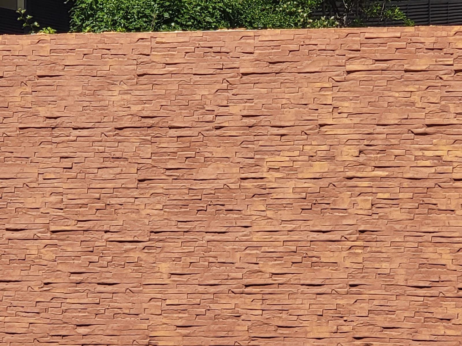 Revestimiento vertical decorativo en Madrid - Nacho Paveade - foto 1