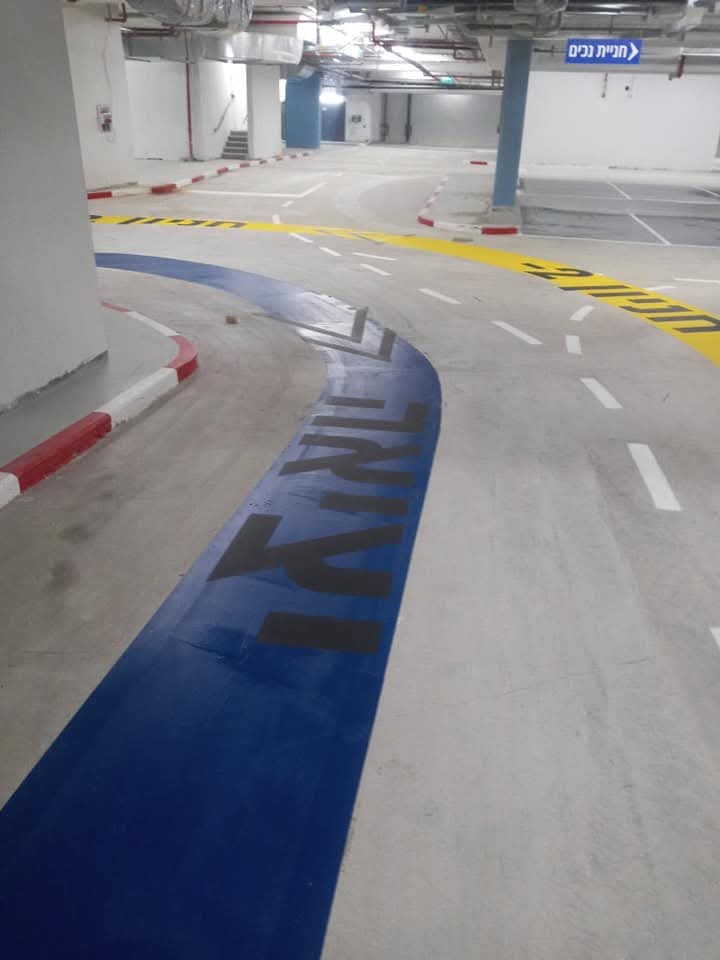 מעמדים מסוגננים לעציצי בית, לתלייה על הקיר