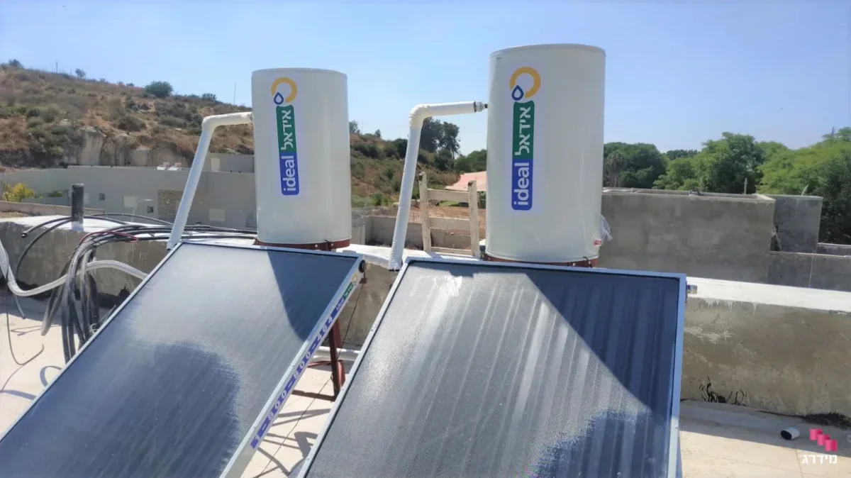 תיק נשיאה לבן ושקית נייר לבנה