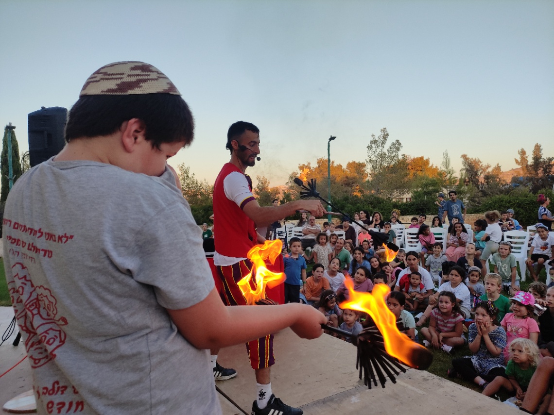 להטוטן אש