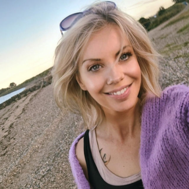 Helen F profile picture