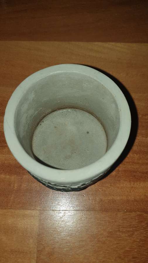 Betonowa świąteczna osłonka, doniczka z reniferem 3