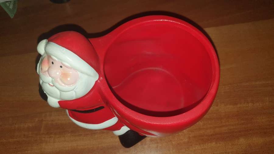 Osłonka,  doniczka ceramiczna czerwona z Mikołajem 4