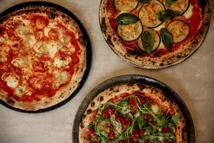 PIZZA FAMIGLIA