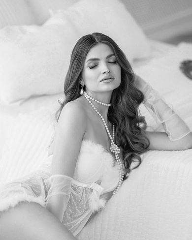 boudoir, commercial, blackandwhite, portrait, glamour