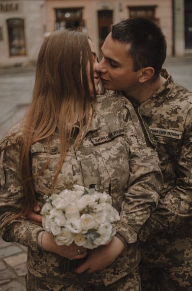 couple, street, ukraine, wedding, portrait