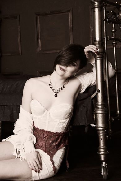 content, portrait, film, boudoir, blackandwhite