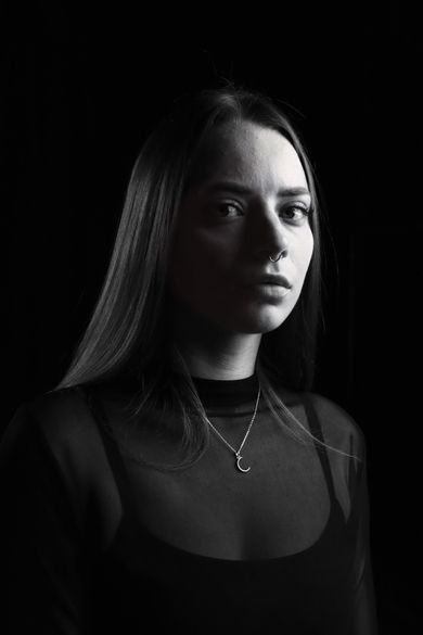 portrait, content, ukraine, blackandwhite