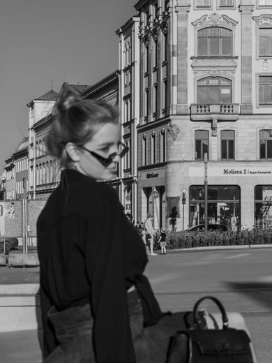 blackandwhite, street, portrait, content
