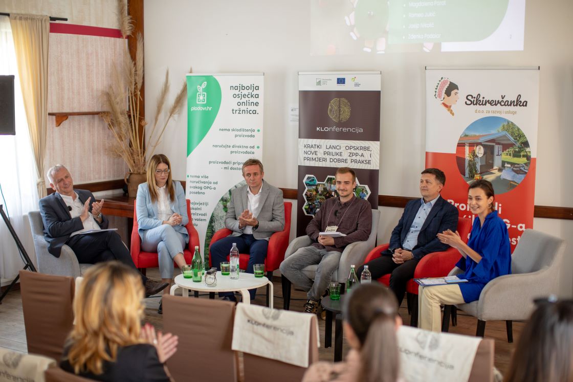 An image of our second roundtable with public representatives