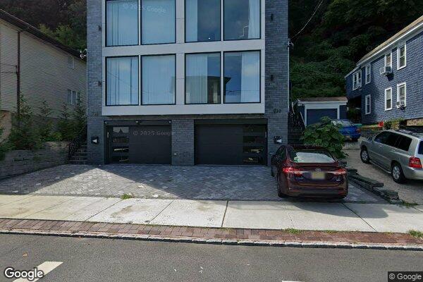 Street view of 728 Undercliff Ave, Edgewater, NJ 07020