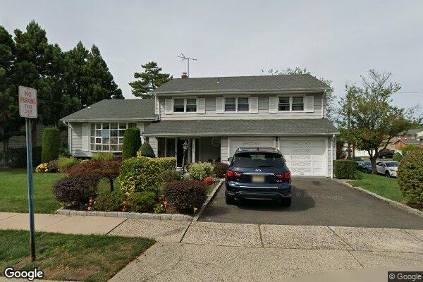 Street view of 105 Buckingham Dr, Hackensack, NJ 07601