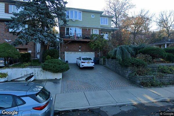 Street view of 424 Oak St, Ridgefield, NJ 07657
