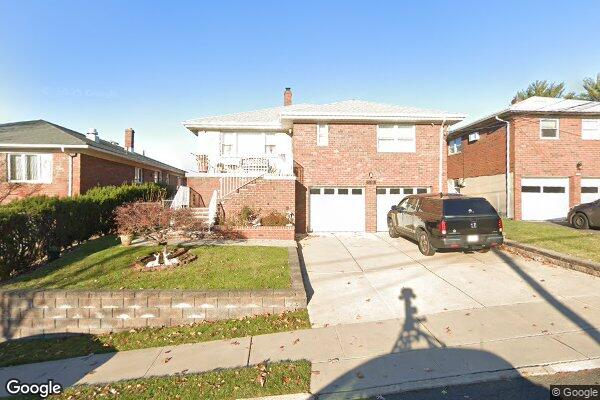 Street view of 541 Ray Ave, Ridgefield, NJ 07657