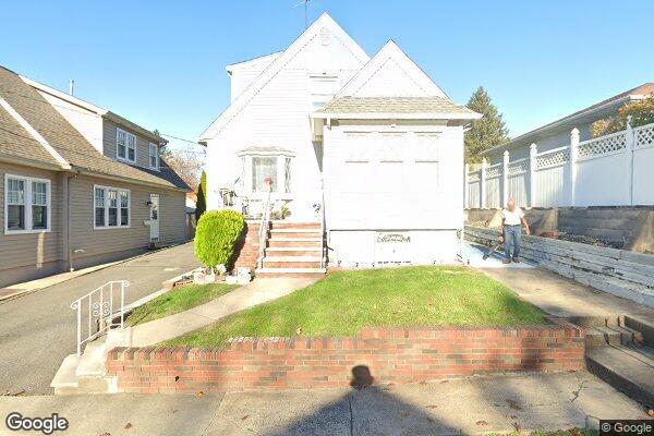 Street view of 6 Hillside Ct, Ridgefield, NJ 07657
