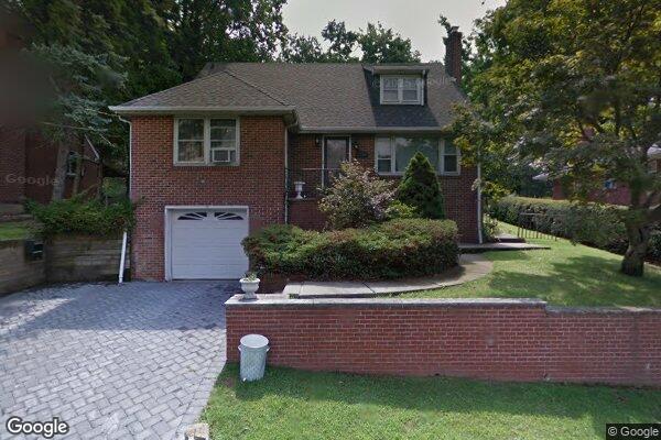 Street view of 718 Oak St, Ridgefield, NJ 07657