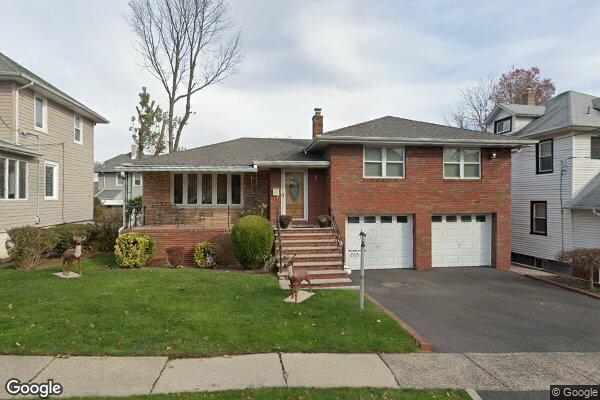 Street view of 895 Ray Ave, Ridgefield, NJ 07657