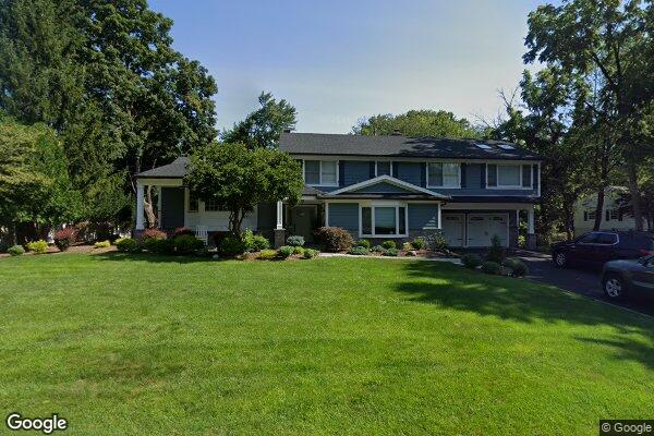 Street view of 425 Hamden Ct, Wyckoff, NJ 07481