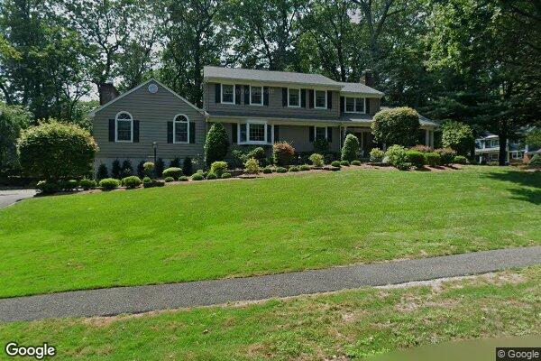 Street view of 565 Chestnut St, Wyckoff, NJ 07481
