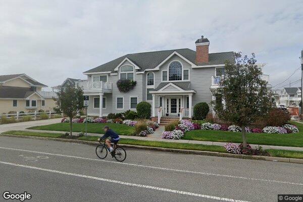 Street view of 5618 Dune Dr, Avalon, NJ 07722
