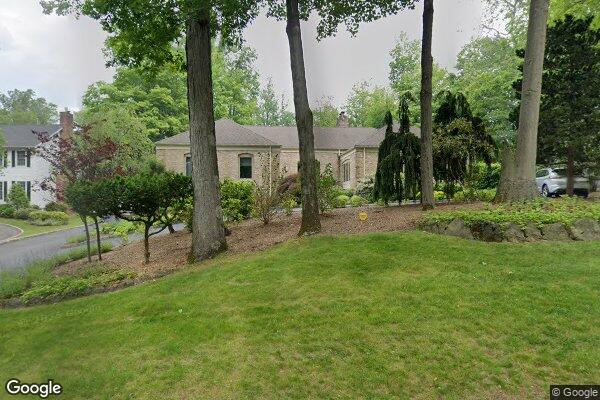 Street view of 8 Arlene Ct, Millburn, NJ 07078