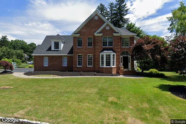 Street view of 1 Manor Ct, Montclair, NJ 07042