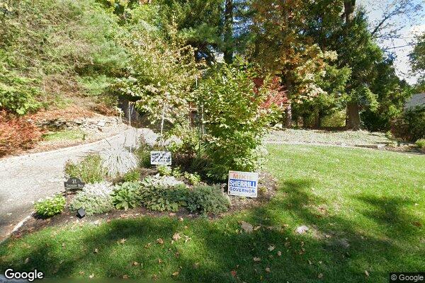 Street view of 31 Edgecliff Rd, Montclair, NJ 07043