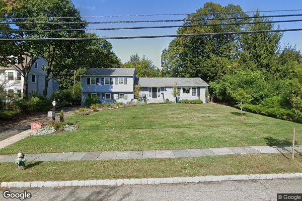 Street view of 326 Park St, Montclair, NJ 07043
