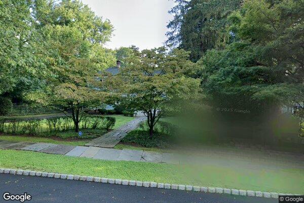 Street view of 63 Warren Pl, Montclair, NJ 07042