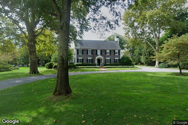 Street view of 10 Buttonwood Ln E, Rumson, NJ 07760