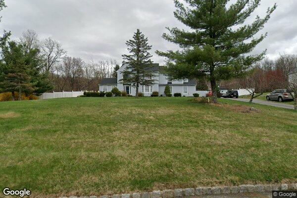 Street view of 10 Fieldstone Dr, Vernon, NJ 07461