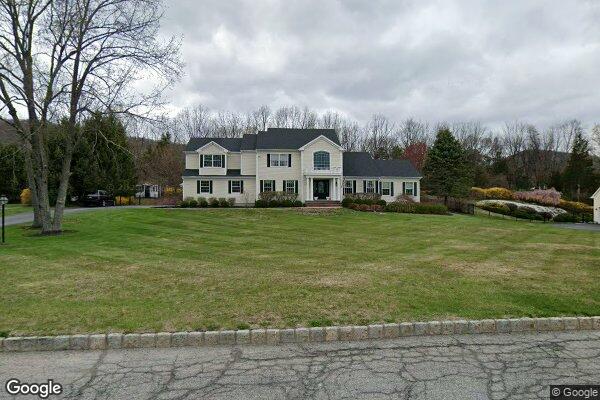 Street view of 6 Mohawk Xing, Vernon, NJ 07461