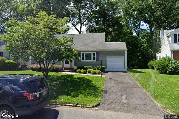 Street view of 172 Mohawk Dr, Cranford, NJ 07016