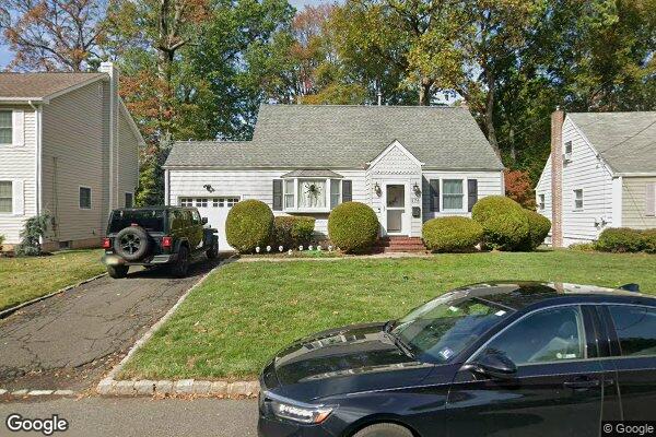 Street view of 174 Mohawk Dr, Cranford, NJ 07016