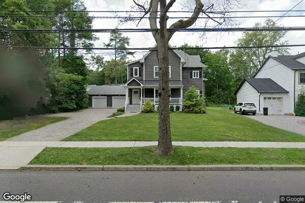 Street view of 322 Walnut Ave, Cranford, NJ 07016