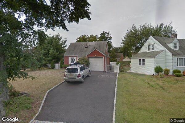 Street view of 3 Mohawk Dr, Cranford, NJ 07016