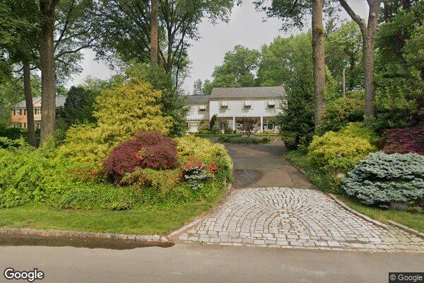 Street view of 437 Hillside Ave, Westfield, NJ 07090